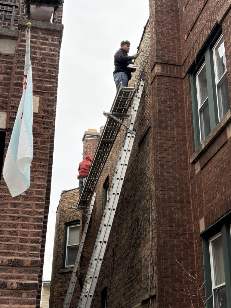 licensed roofing experts Chicago